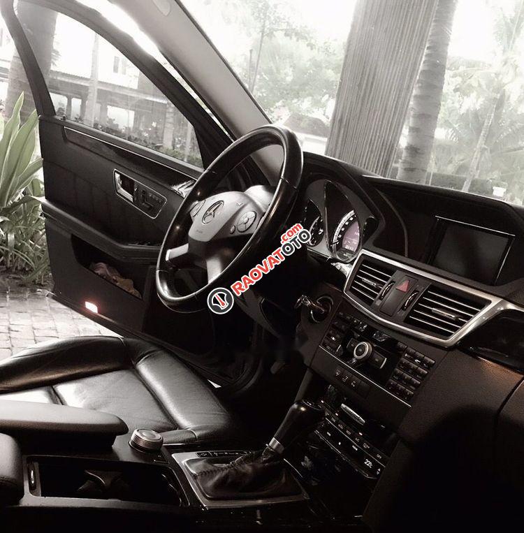 Cần bán Mercedes E250 sản xuất năm 2010, màu đen, nhập khẩu -5