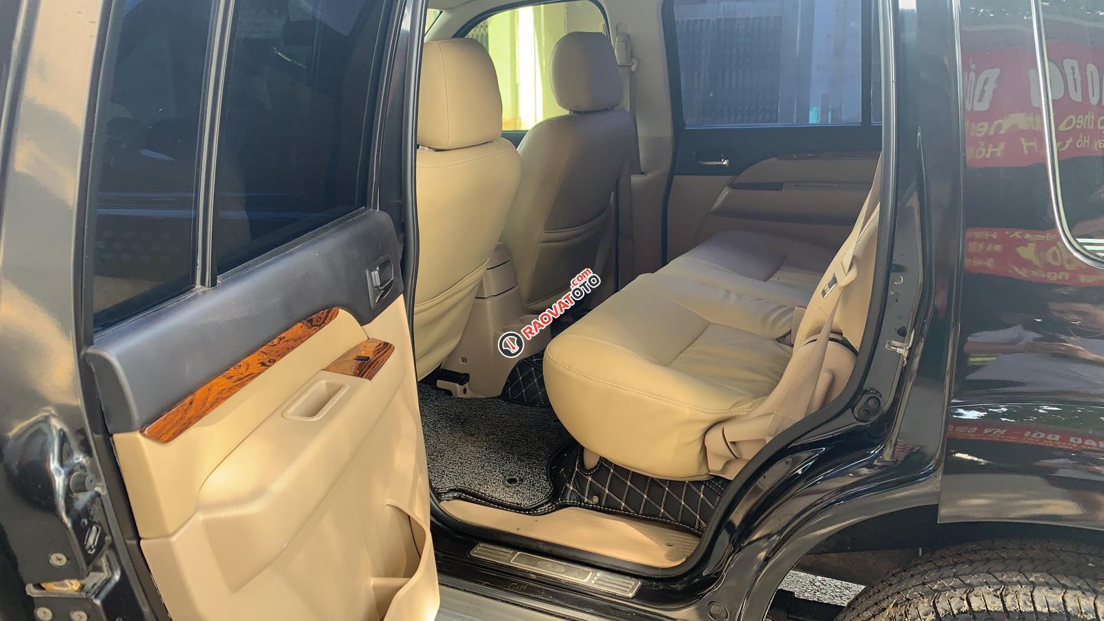 Cần bán Ford Everest 2.5AT 2010, màu đen giá cạnh tranh-3