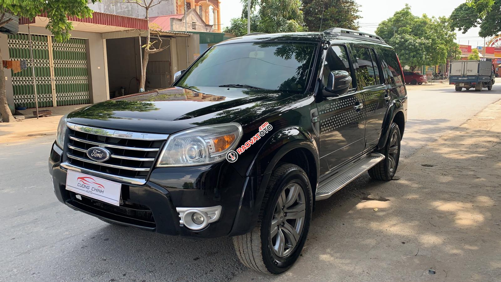 Cần bán Ford Everest 2.5AT 2010, màu đen giá cạnh tranh-16
