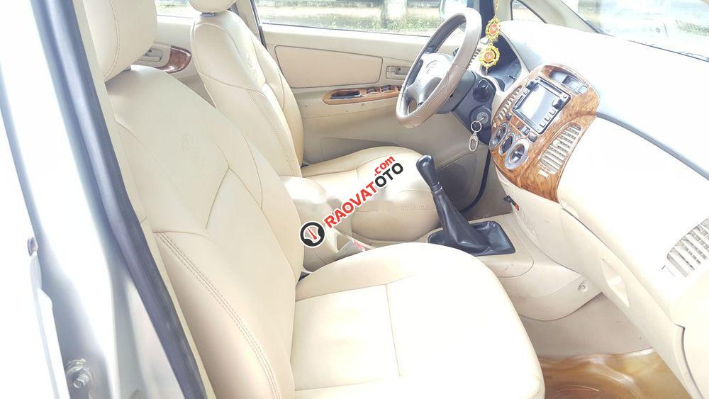 Cần bán Toyota Innova J sản xuất năm 2009, màu bạc, chính chủ -7
