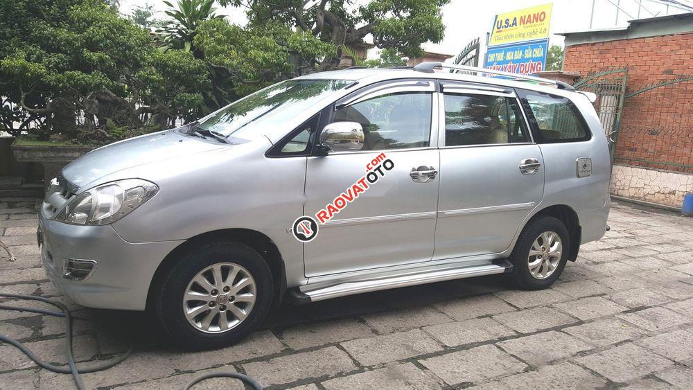 Cần bán Toyota Innova J sản xuất năm 2009, màu bạc, chính chủ -10
