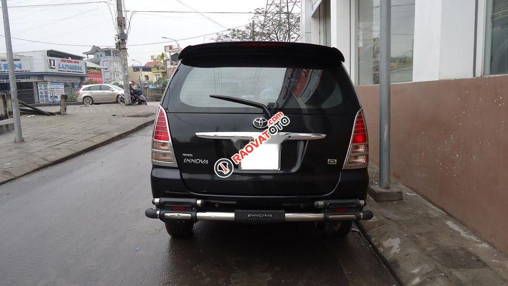 Bán Toyota Innova V sản xuất 2011, màu đen, số tự động-0