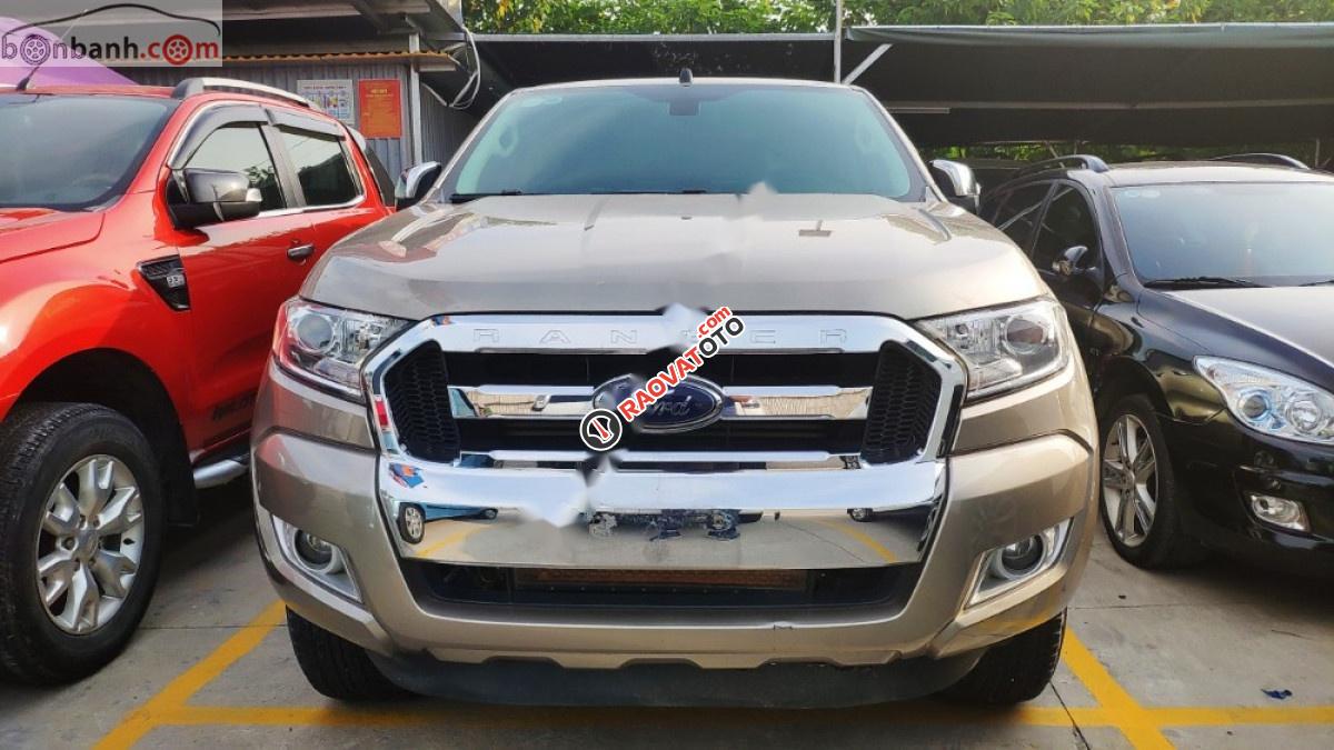 Bán Ford Ranger XLT 2.2L 4x4 MT 2017, màu vàng, số sàn-0