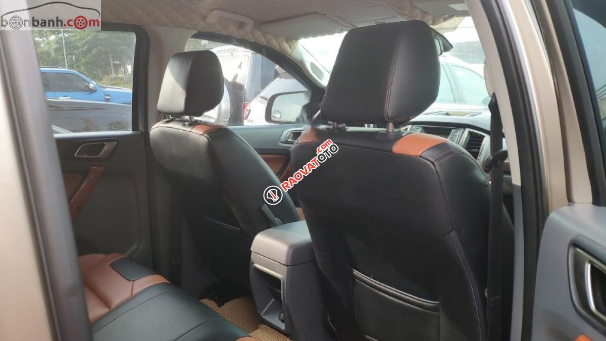 Bán Ford Ranger XLT 2.2L 4x4 MT 2017, màu vàng, số sàn-5