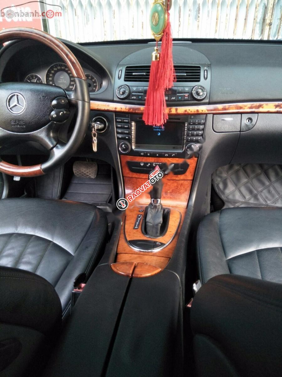 Gia đình bán xe Mercedes E280 đời 2007, màu đen chính chủ -3