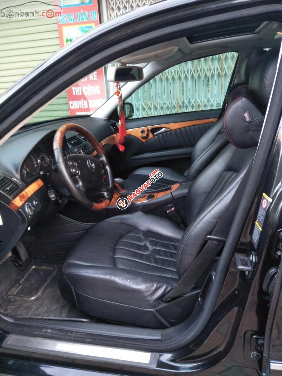 Gia đình bán xe Mercedes E280 đời 2007, màu đen chính chủ -6