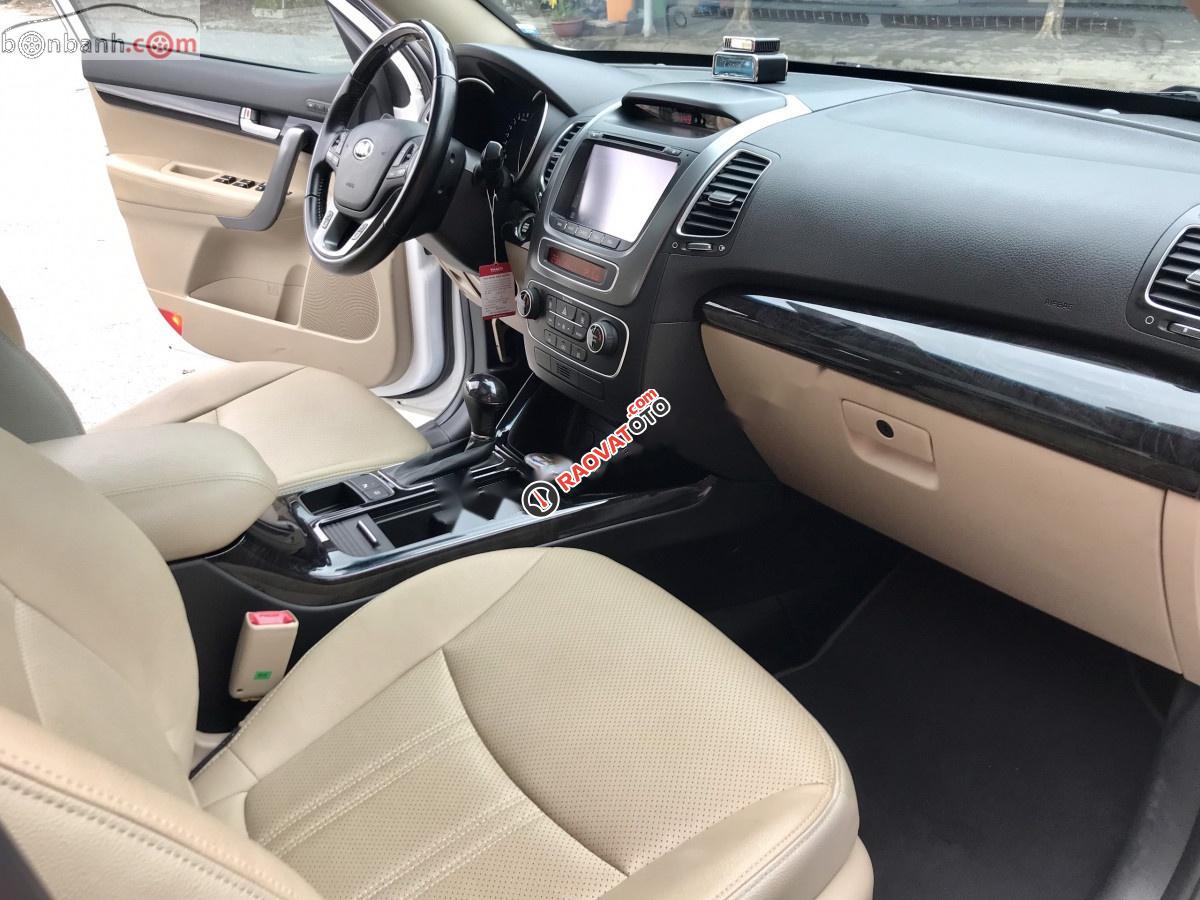 Bán Kia Sorento 2.4 GATH đời 2016, màu trắng chính chủ, giá 768tr-3