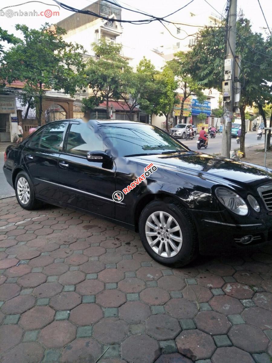 Gia đình bán xe Mercedes E280 đời 2007, màu đen chính chủ -1