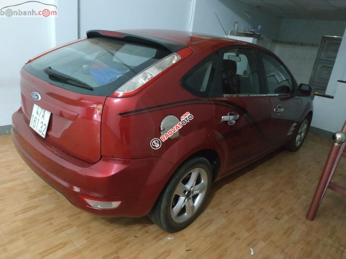 Gia đình bán Ford Focus 1.8 AT sản xuất năm 2011, màu đỏ-5