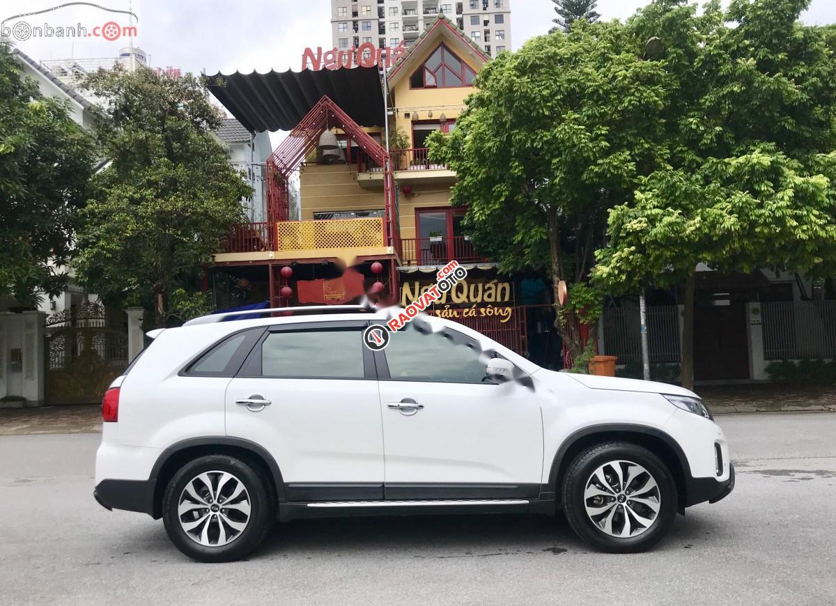 Bán Kia Sorento 2.4 GATH đời 2016, màu trắng chính chủ, giá 768tr-6