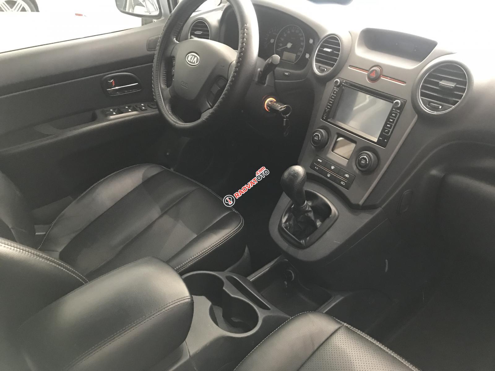 Bán Kia Carens 2.0 MT năm 2016, màu bạc, giá 410tr còn thương lượng-6