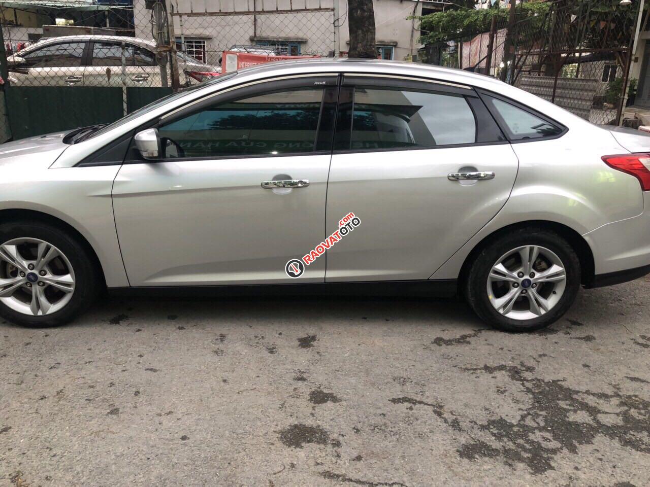 Cần bán Ford Focus đăng ký 2013, màu bạc ít sử dụng giá tốt 355 triệu đồng-2