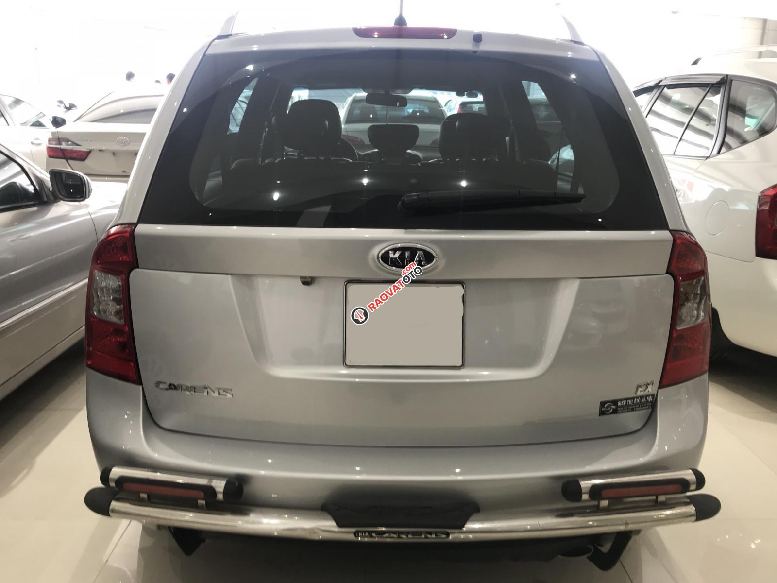 Bán Kia Carens 2.0 MT năm 2016, màu bạc, giá 410tr còn thương lượng-2