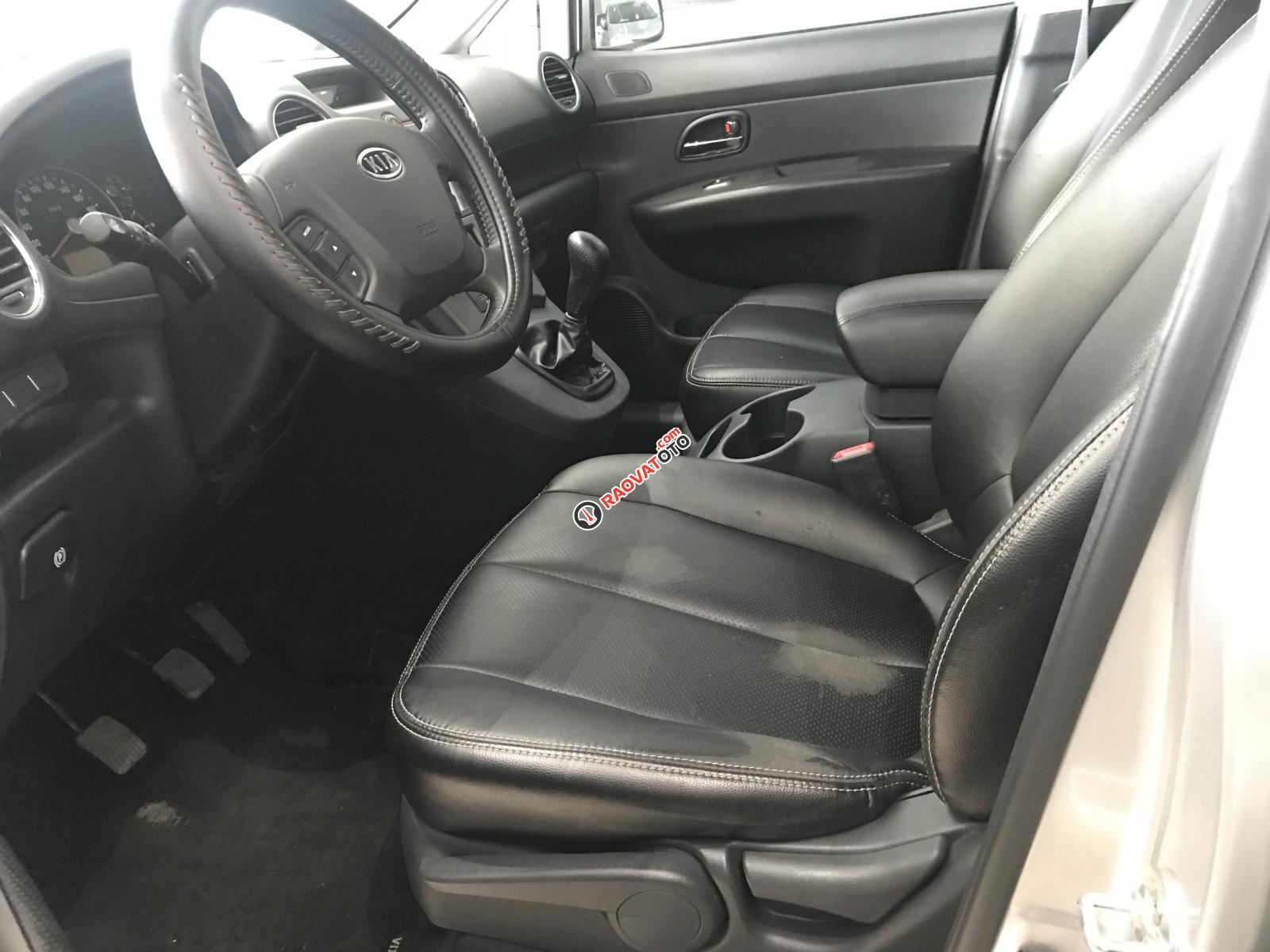 Bán Kia Carens 2.0 MT năm 2016, màu bạc, giá 410tr còn thương lượng-8