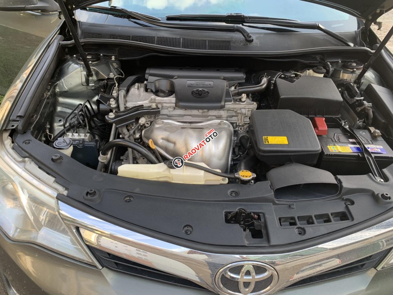 Cần bán xe Toyota Camry XLE đời 2014, màu xám (ghi), nhập khẩu, giá 380tr-6