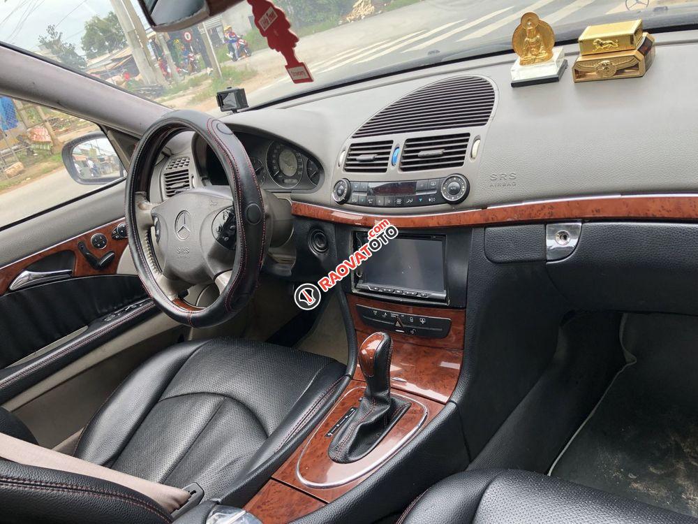 Bán Mercedes E240 2002, màu đen, 220 triệu-6