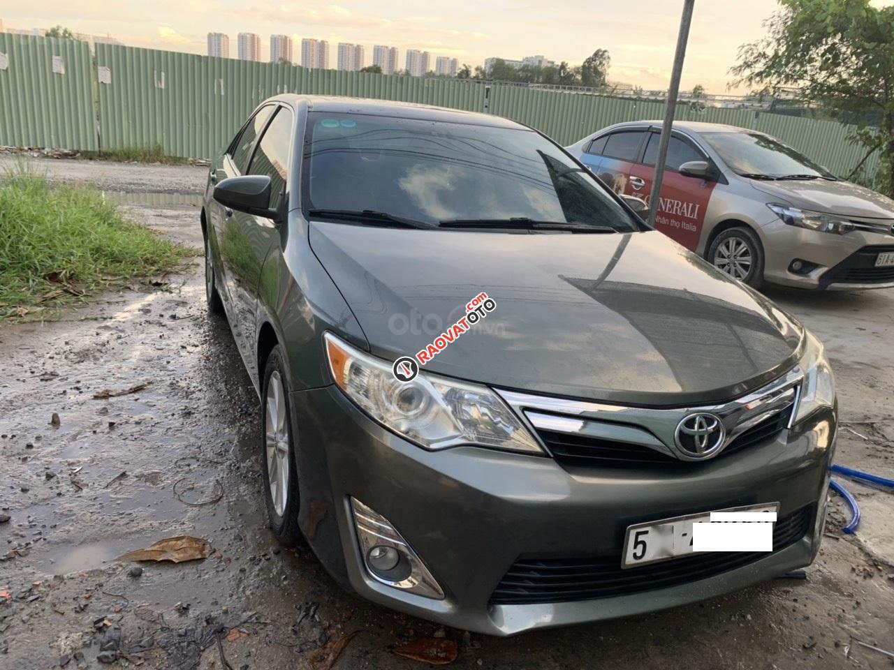 Cần bán xe Toyota Camry XLE đời 2014, màu xám (ghi), nhập khẩu, giá 380tr-4