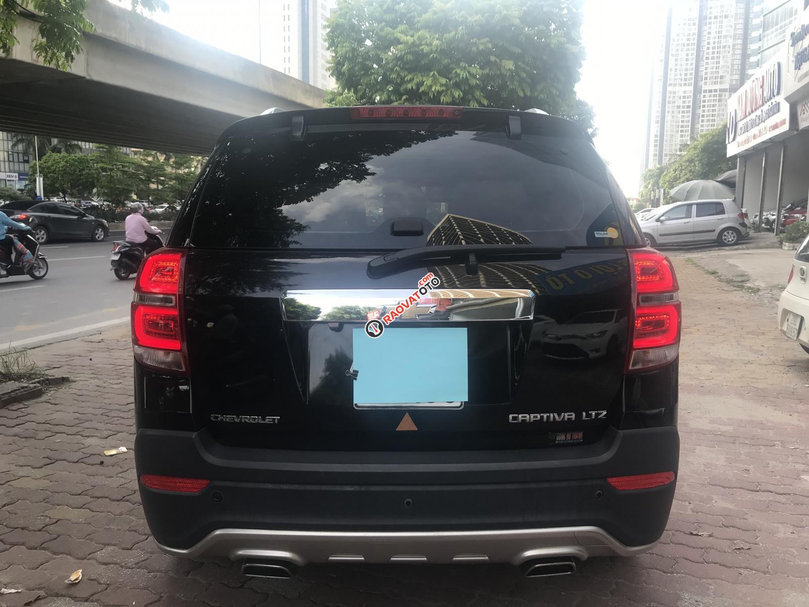 Bán Chevrolet Captiva LTZ năm 2014, màu đen-8