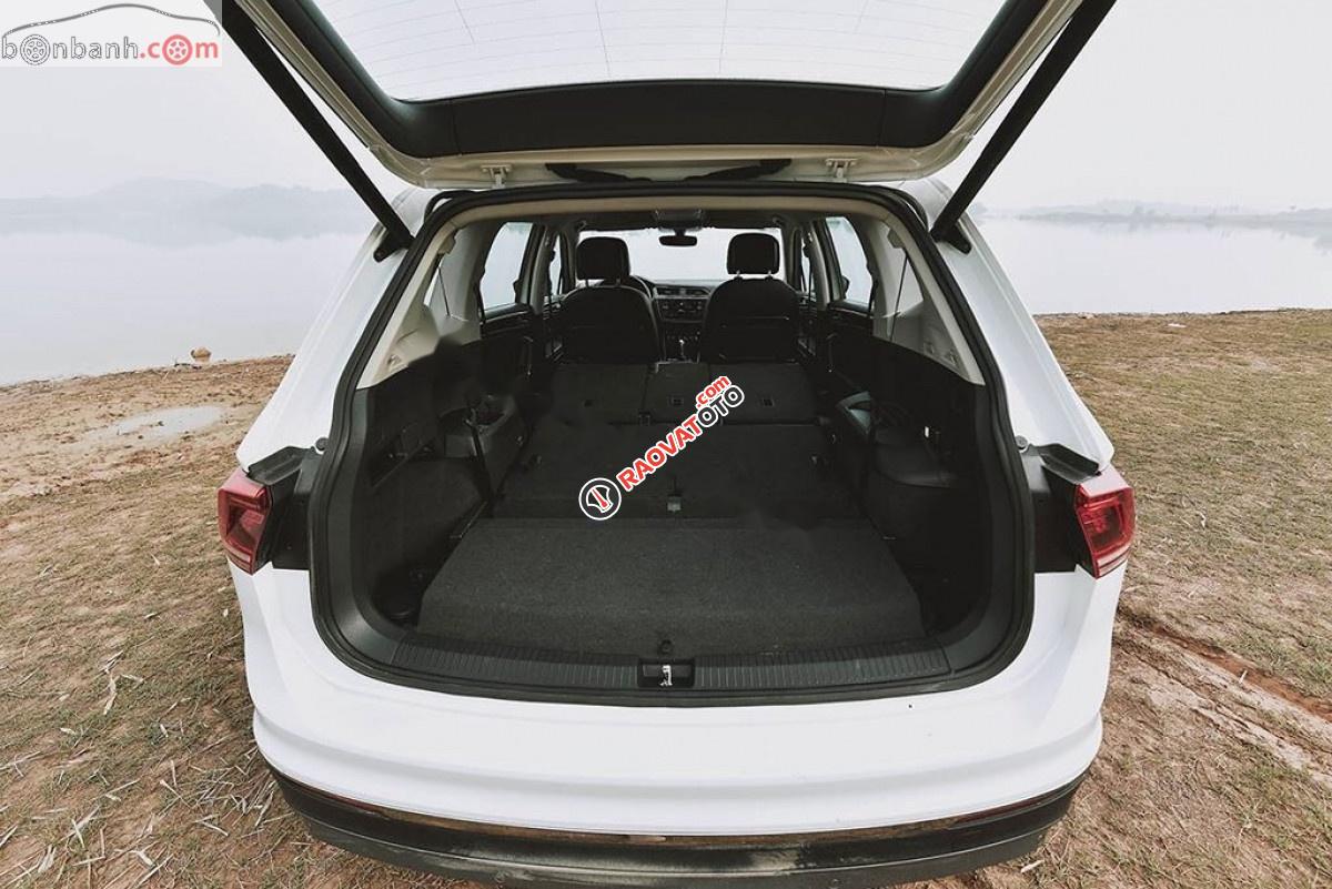 Bán Volkswagen Tiguan Allspace Luxury sản xuất năm 2019, màu trắng, nhập khẩu-2