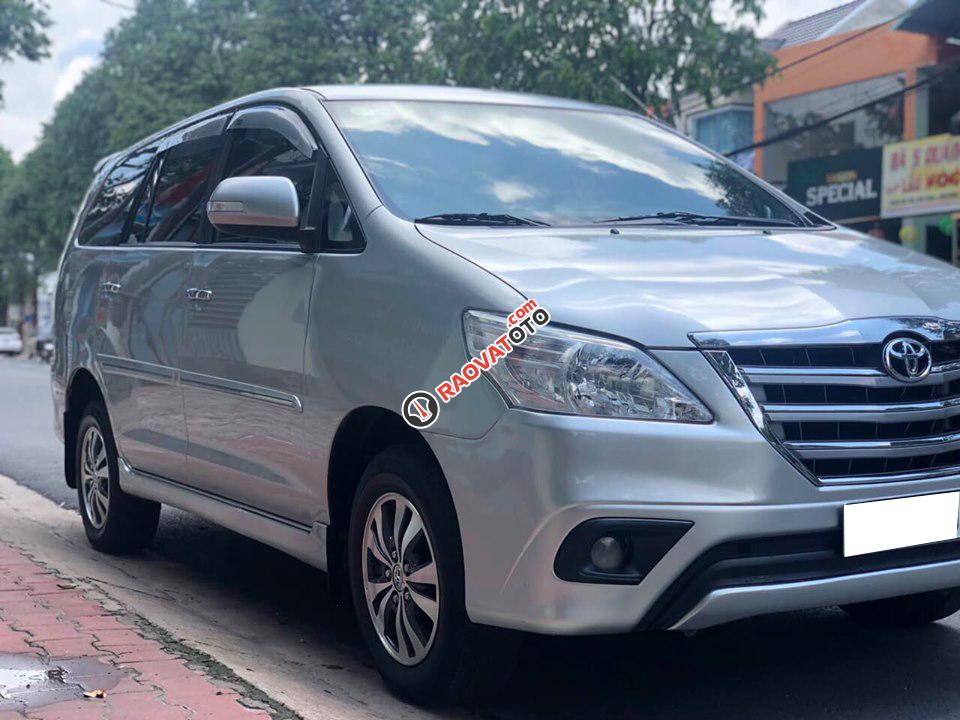 Bán gấp xe Innova 8/2016 số tự động BS SG. Xe nhà sài-1