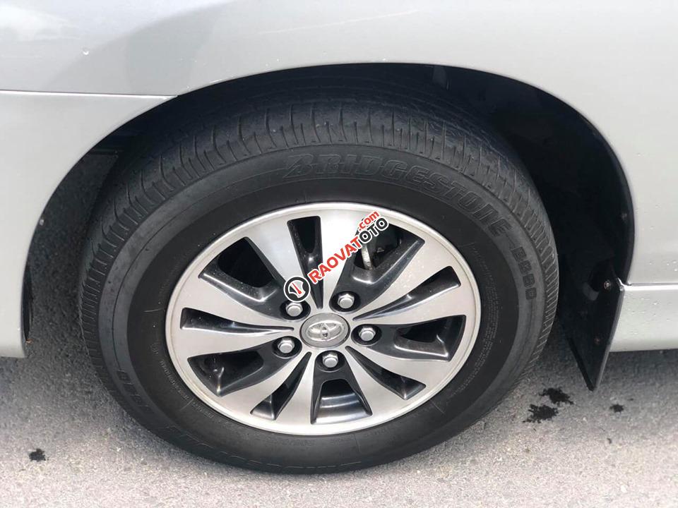 Bán gấp xe Innova 8/2016 số tự động BS SG. Xe nhà sài-2