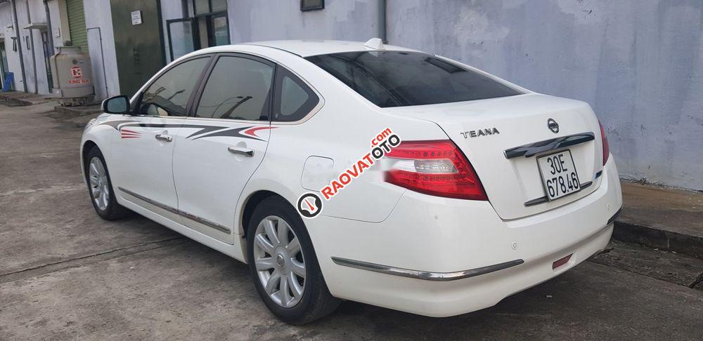 Gia đình bán Nissan Teana đời 2010, màu trắng-0