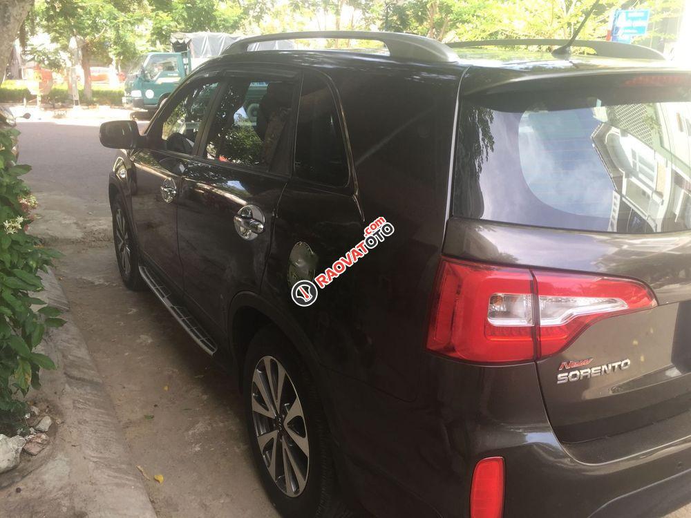 Cần bán gấp Kia Sorento AT đời 2016 số tự động, giá 740tr-6