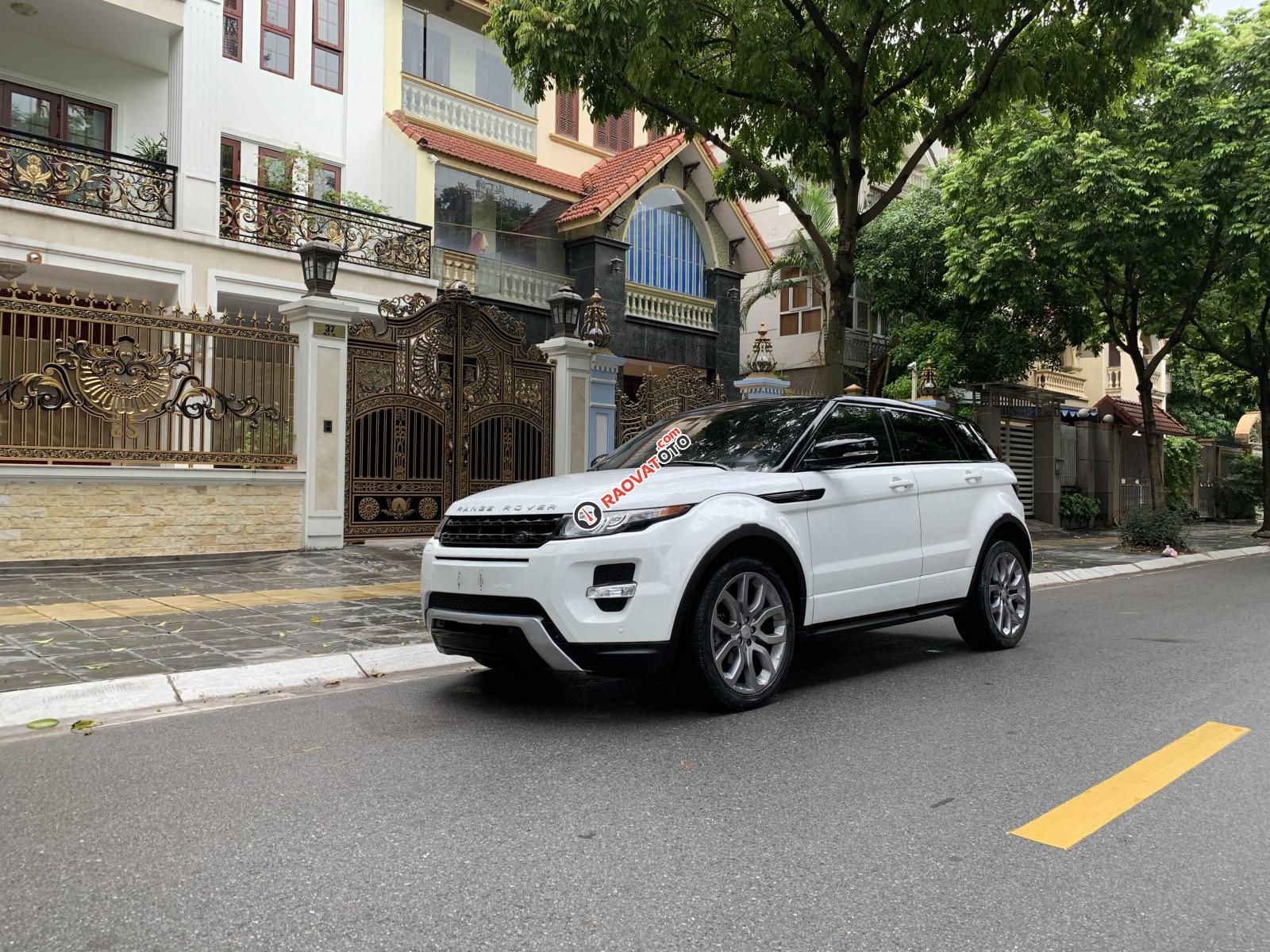 Bán LandRover Evoque đăng ký 2012, màu trắng, xe nhập, giá tốt 1 tỷ 380 triệu đồng-8