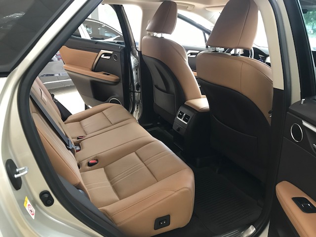 Cần bán xe Lexus RX350 2017, màu vàng cát, nhập khẩu đăng ký 2018-6