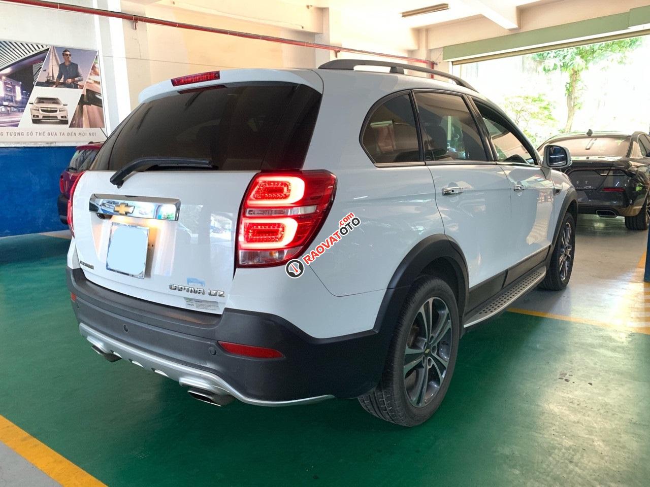 Bán xe Chevrolet Captiva Revv 2.4 2016, màu trắng, xe đẹp, chính chủ-1