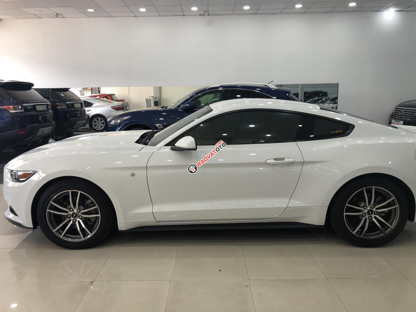 Cần bán xe Ford Mustang sản xuất 2017, màu trắng, nhập khẩu nguyên chiếc-12