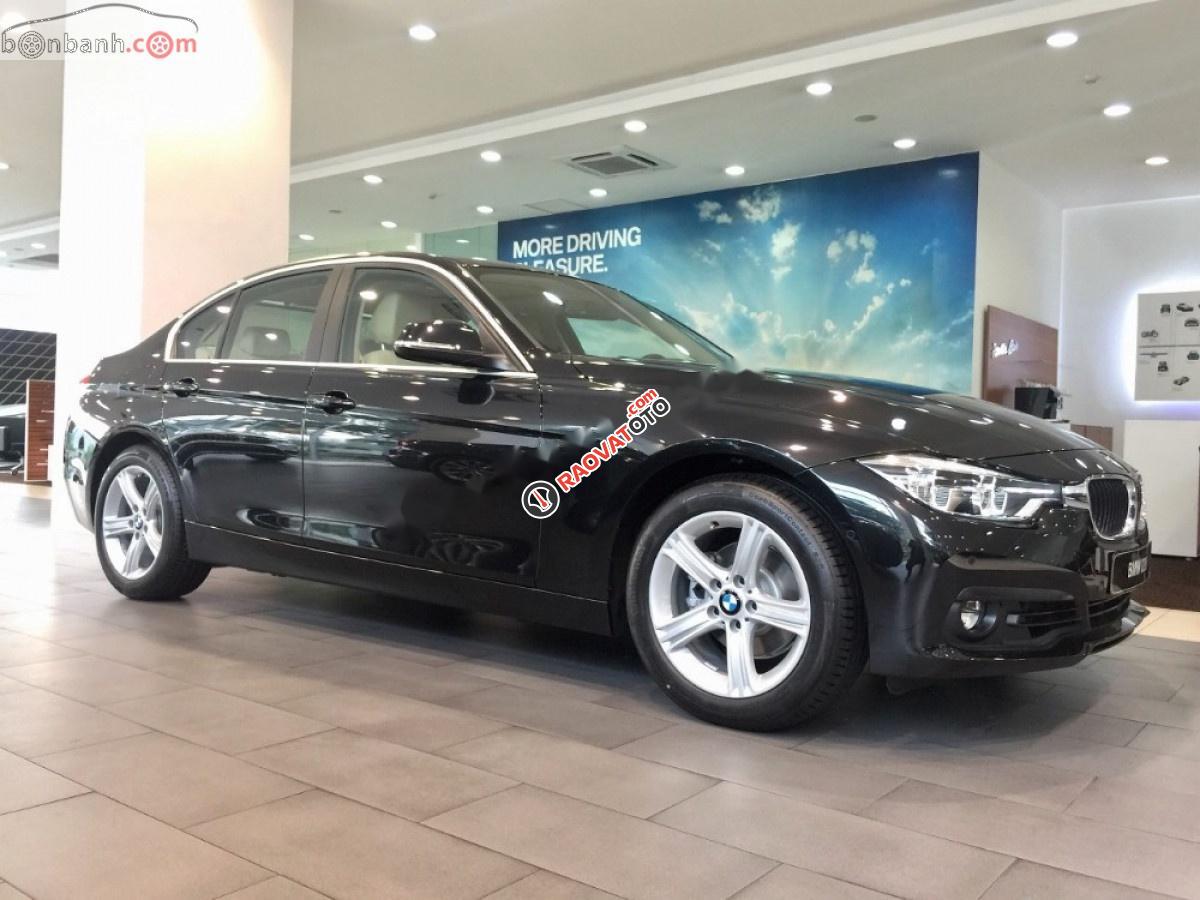 Cần bán BMW 3 Series 320i 2019, màu đen, nhập khẩu-0