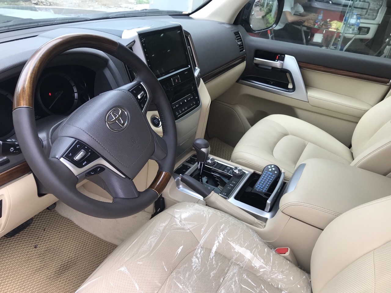 Bán xe Toyota Land Cruiser VX 2016, màu đen, xe nhập chính hãng -5