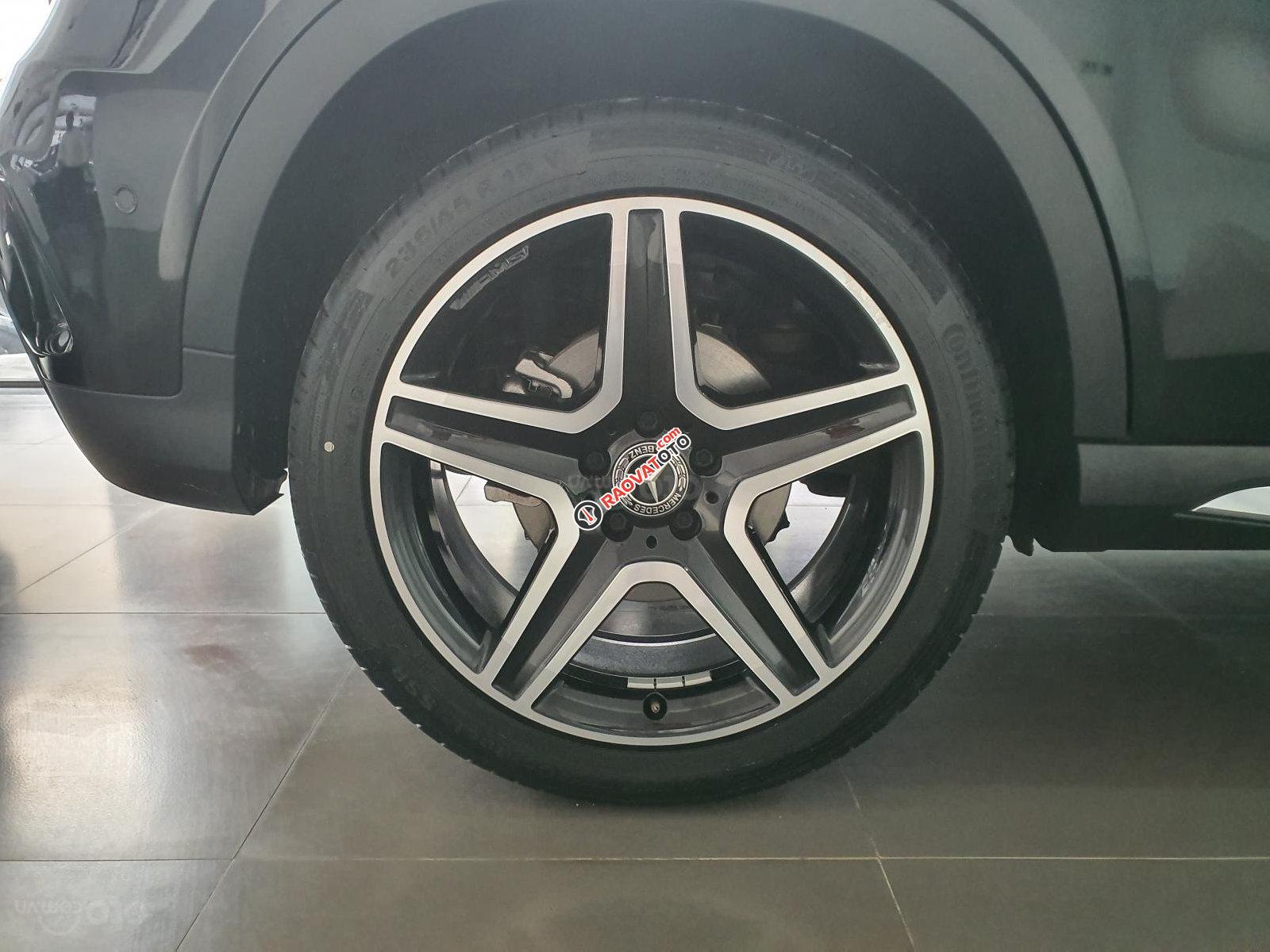 Bán xe Mercedes GLA250 2018, chạy lướt 4609 km giá cực rẻ-6