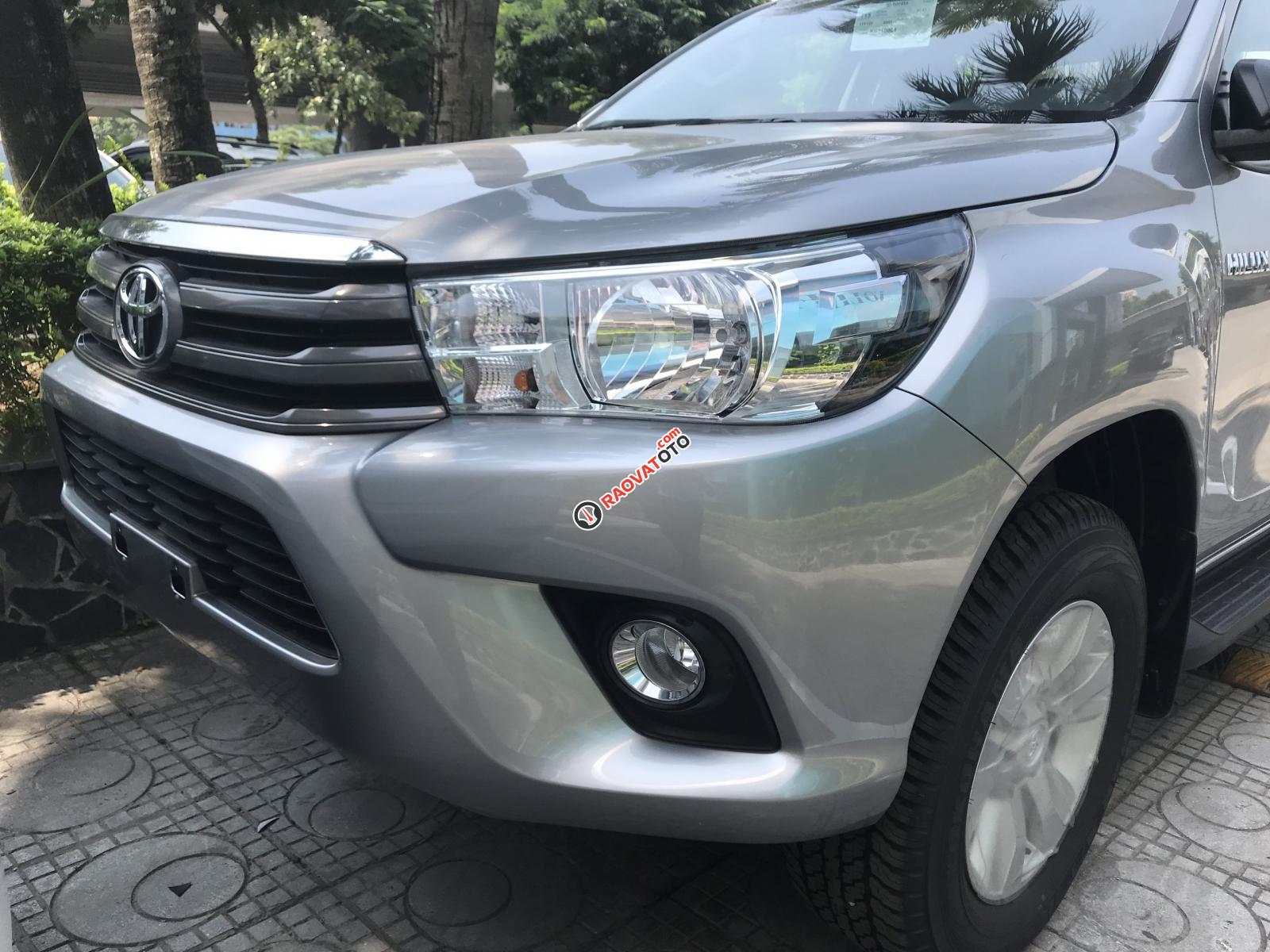 Mua bán Toyota Hilux giá rẻ nhất, giảm ngay tiền mặt, tặng phụ kiện, hỗ trợ trả góp 80%, LH: 097 698 7767-9