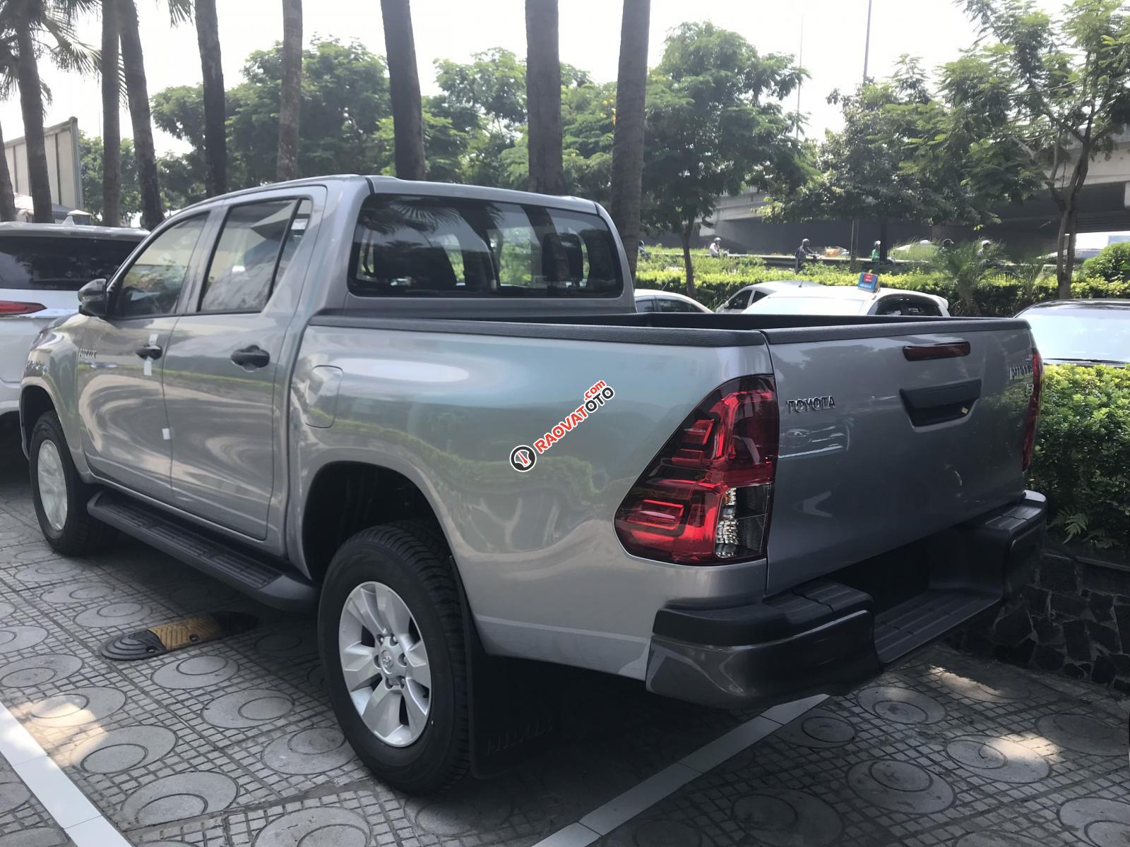 Mua bán Toyota Hilux giá rẻ nhất, giảm ngay tiền mặt, tặng phụ kiện, hỗ trợ trả góp 80%, LH: 097 698 7767-6