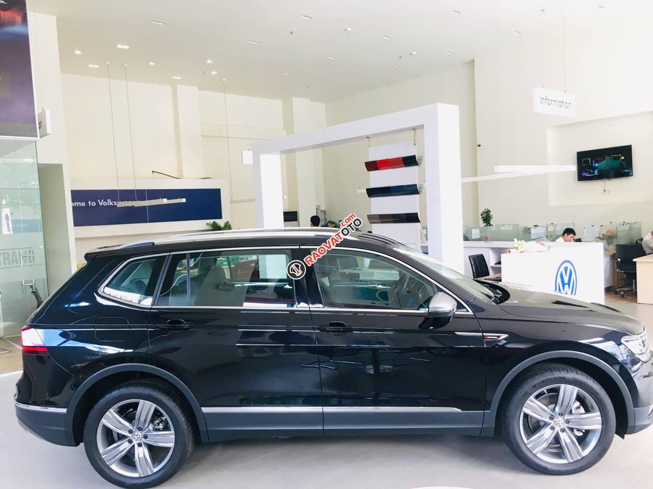 Bán Volkswagen Tiguan Allspace năm 2019, màu đen, nhập khẩu nguyên chiếc-4