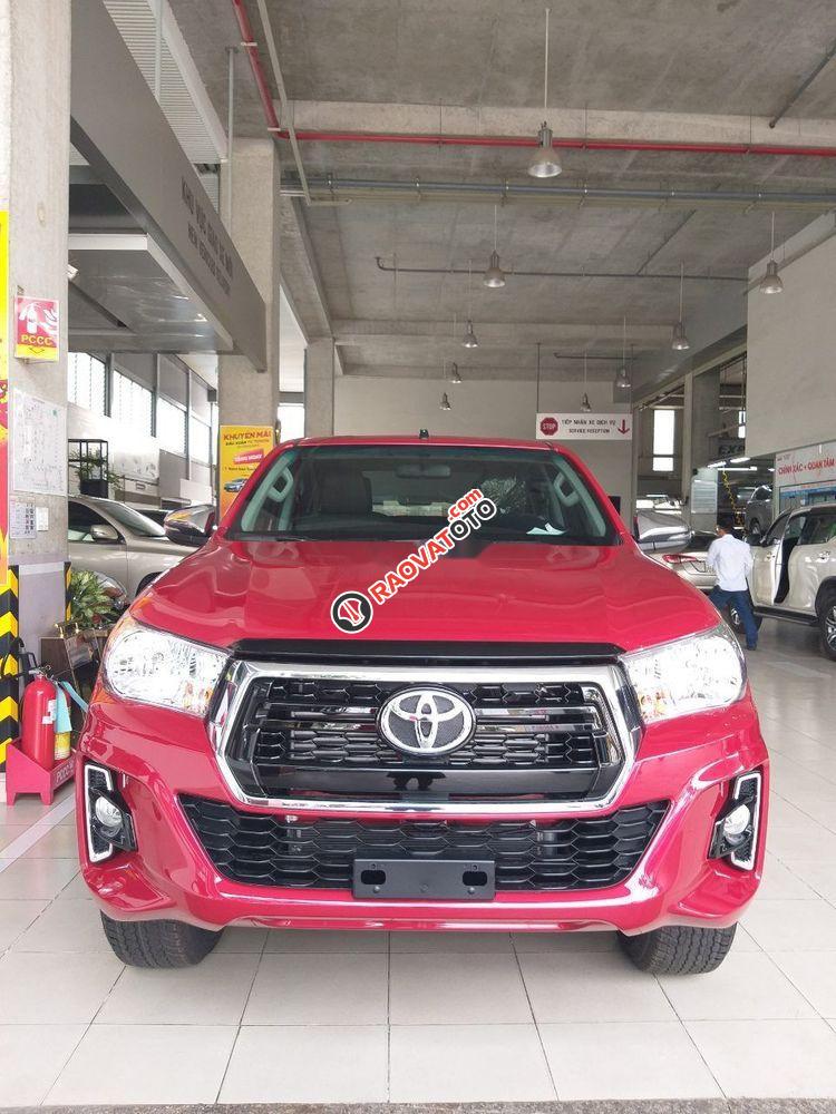 Cần bán Toyota Hilux năm 2019, màu đỏ, nhập khẩu-1
