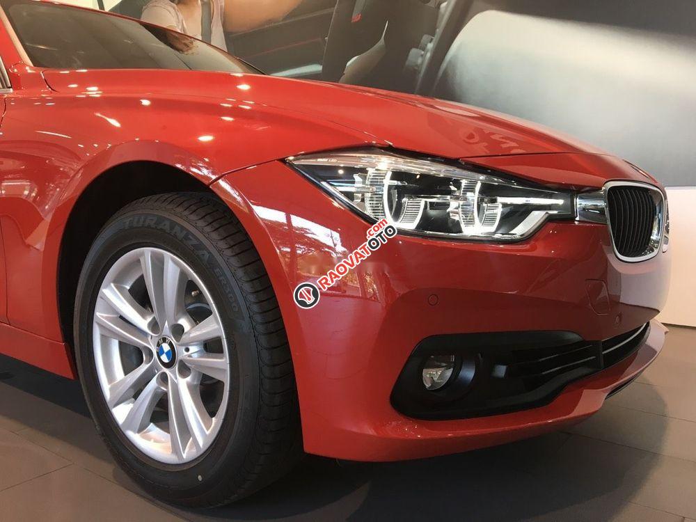 Bán BMW 320i năm sản xuất 2019, màu đỏ, nhập khẩu-1