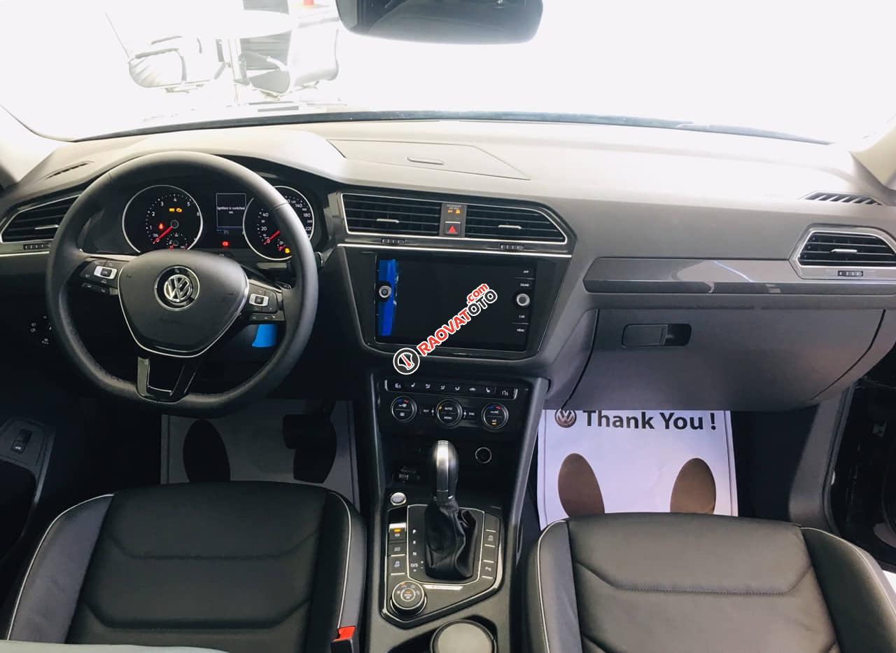 Bán Volkswagen Tiguan Allspace năm 2019, màu đen, nhập khẩu nguyên chiếc-5
