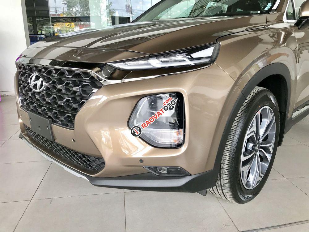 Cần bán Hyundai Santa Fe sản xuất 2019, màu nâu-2