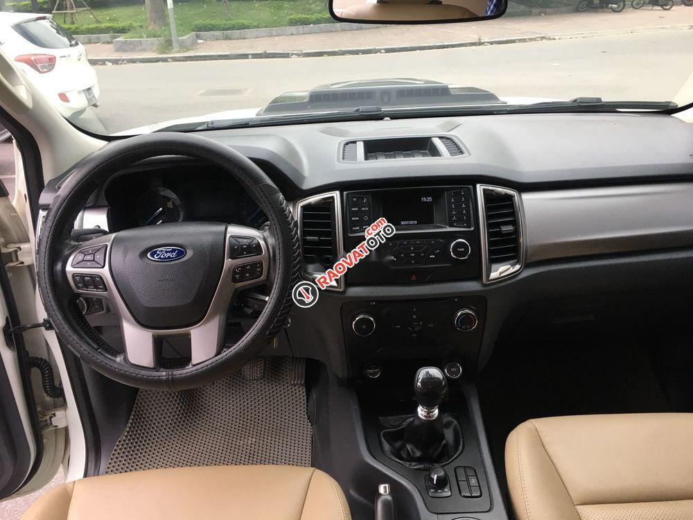 Bán Ford Ranger XLT sản xuất 2015, form 2016, màu trắng, nhập khẩu-2