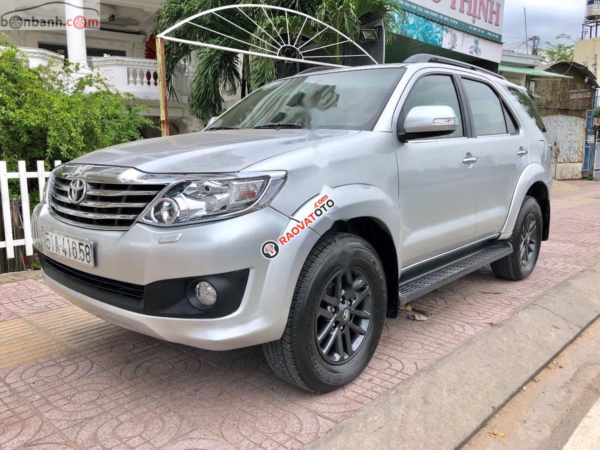 Cần bán lại xe Toyota Fortuner 2.7V 4x4 AT 2013, màu bạc-0