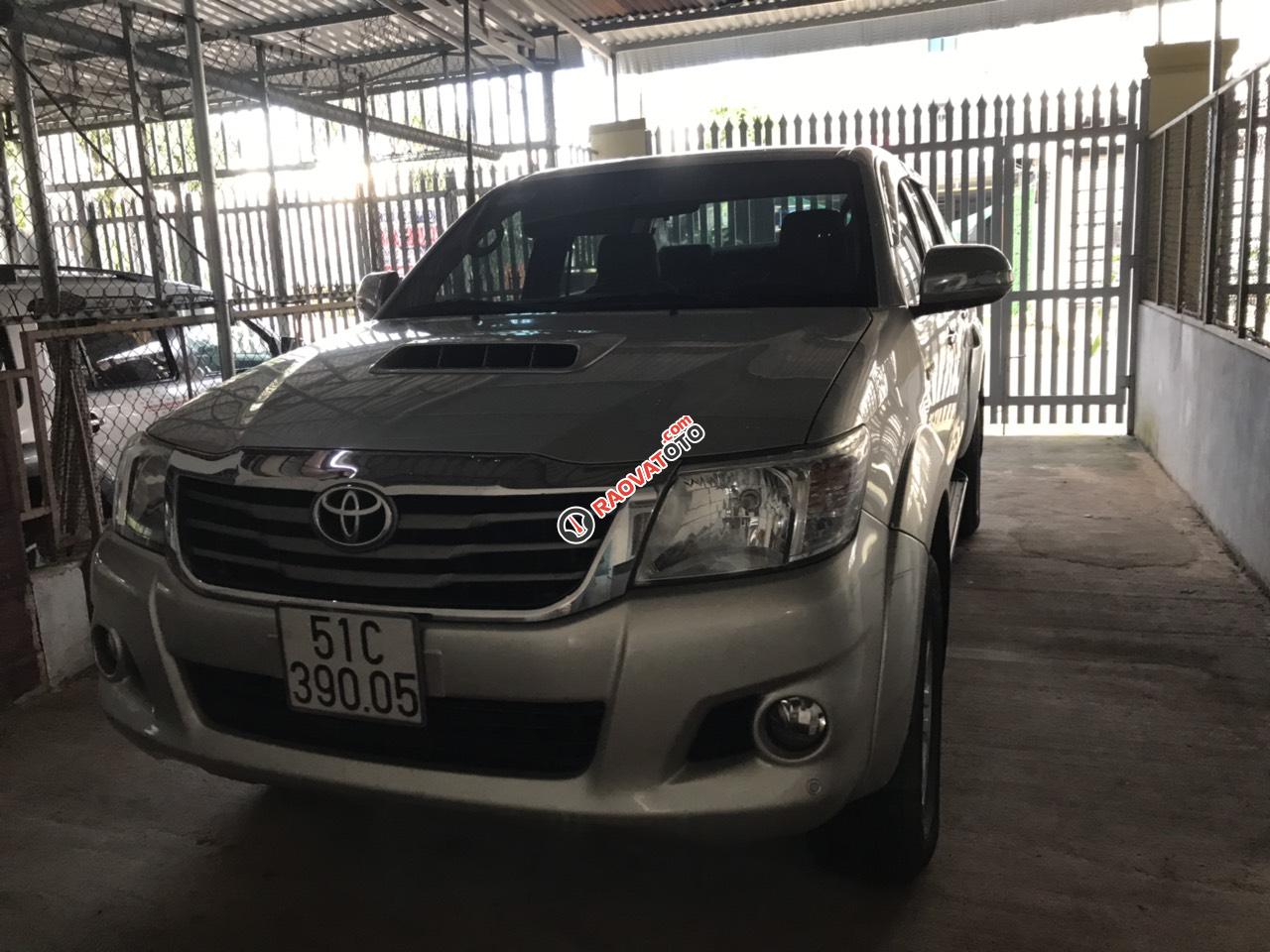 Bán Toyota Hilux E năm 2014, màu bạc, nhập khẩu, giá chỉ 450 triệu-0
