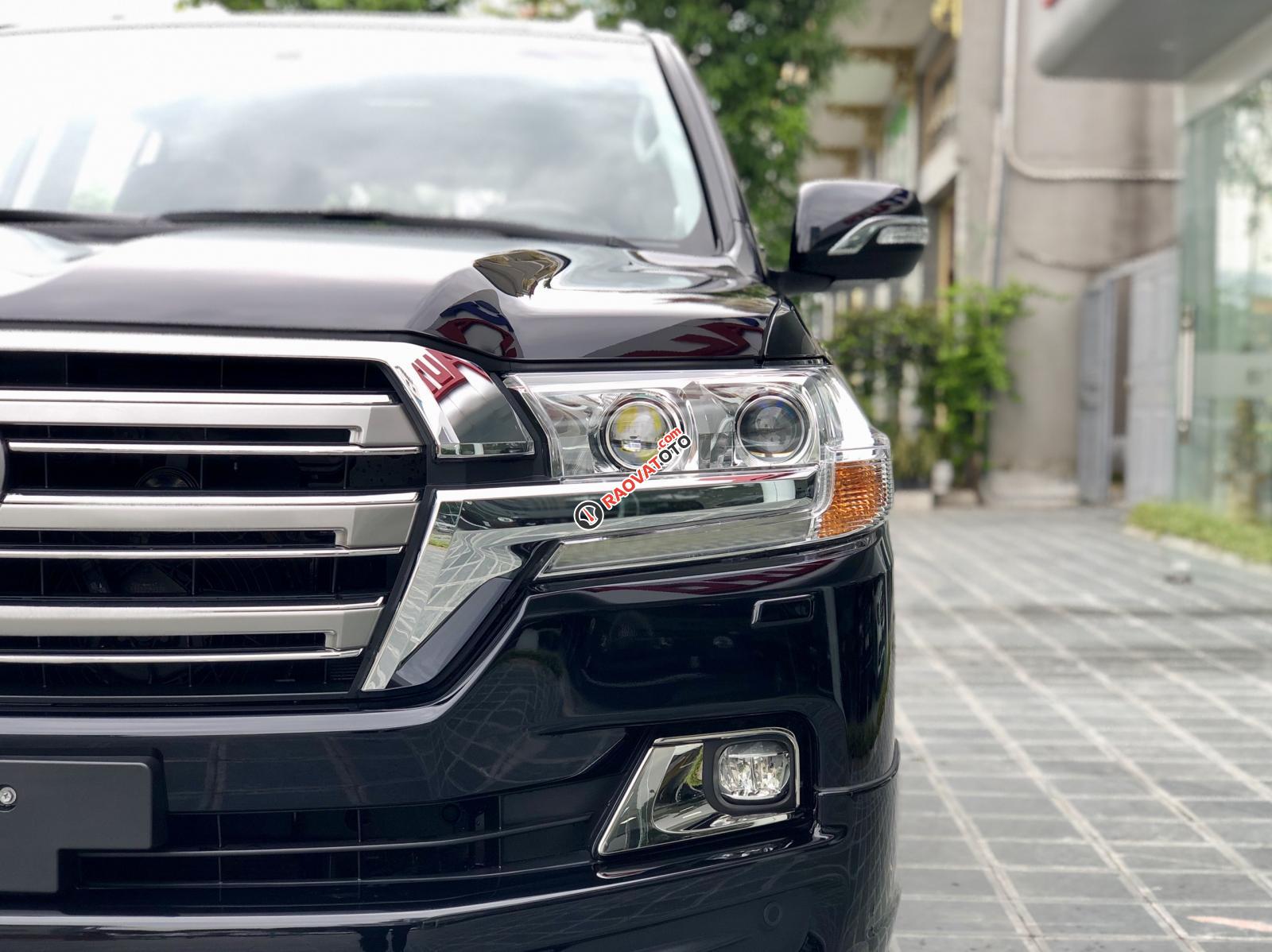 Cần bán Toyota Land Cruiser VXR 4.6 SX 2018, màu đen, nhập khẩu Trung Đông mới 100%-5