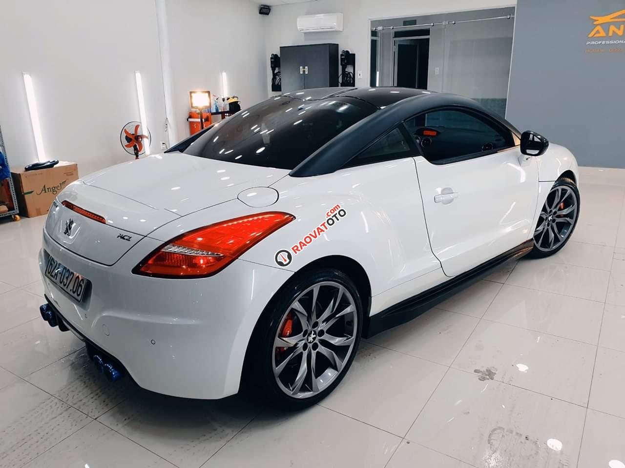 Cần bán Peugeot RCZ năm 2015, màu trắng còn mới giá 1 tỷ 250 triệu đồng-1
