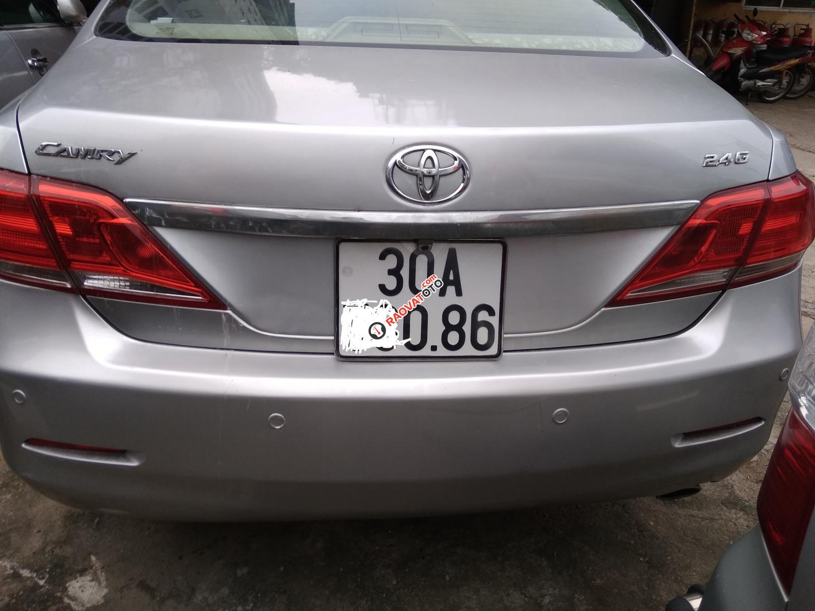 Bán xe Toyota Camry 2.4 chính chủ màu bạc-2