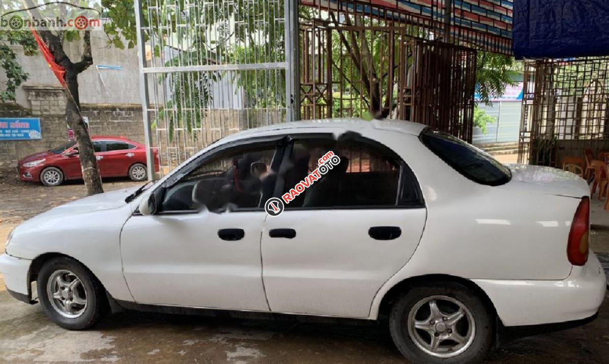 Cần bán gấp Daewoo Lanos SX đời 2002, màu trắng số sàn-3