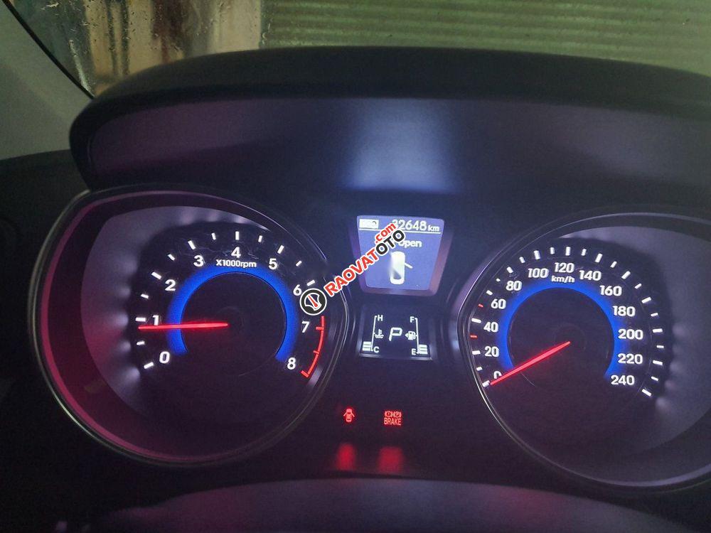 Bán Hyundai Elantra 1.8AT sản xuất năm 2013, màu bạc, xe nhập chính chủ, giá 565tr-1