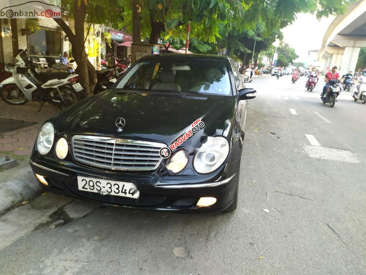 Cần bán lại xe Mercedes năm sản xuất 2002, màu đen số tự động -3